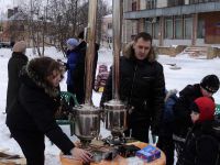 Семья Тороповых у самовара